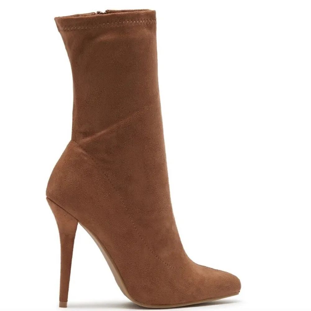 WILD DIVA LOUNGE Pointed Toe Bootie Size 7